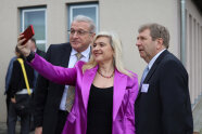 Europaministerin Melanie Huml mit dem oberfränkischen Amtsleiter Lothar Winkler und Jürgen Eisentraut, Amtsleiter in Unterfranken