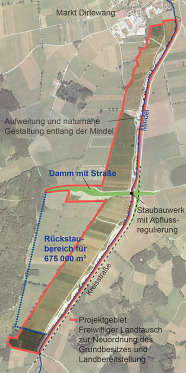 Luftbild: 3 km Mindelverlauf mit Bachprofilerweiterung, Damm ca. 1,5 km vor Dirlewang, Rückstaubereich (im Mittel ca. 500 m breit). Rot Projektgebiet des Freiwilligen Landtausches ca. 230 m breit.