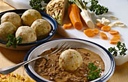 Saures Lüngerl im Suppenteller mit Semmelknödel