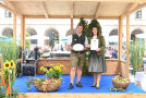 Staatsministerin Kaniber mit Simon Babel, Walder Käskuche GmbH, Wald, Landkreis Ostallgäu